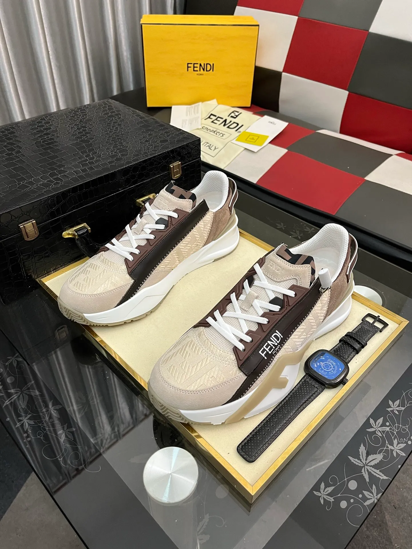 Men's men's shoes 💰540⌚️⌚️ FEND* — Fendi Flow men's casual sneakers, with elastic straps, side zippers, and corrugated soles engraved with F. Embossed Fendi Flow lettering on the heel. Made of technical fabric and a mix of blue and genuine leather. Decorated with Lycra® details. FF graphic tongue. Ultra-light and wear-resistant EVA sole. Code number: 38-44